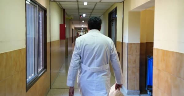 Santa Cruz lidera con 88,5% de médicos activos en Argentina
