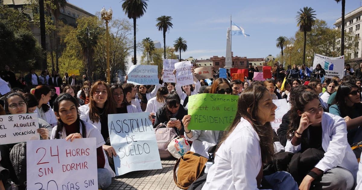 Trabajadores cobran $6 mil por hora pero no llegan a fin de mes