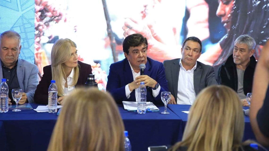 Intendentes federales reeligieron a su líder y advierten al Gobierno