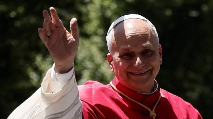 Presentan papamóvil para visita papal a Argentina