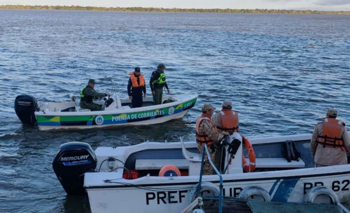Amplio operativo busca dos peones desaparecidos en el Paraná
