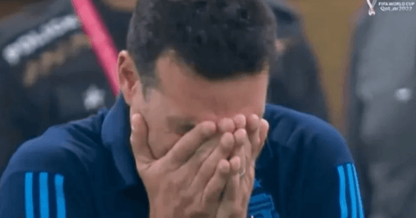 Scaloni abiertamente sobre la muerte de su madre